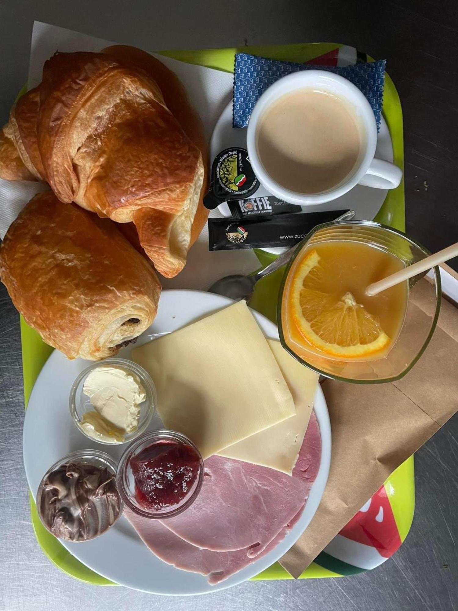 Homestay La Montagne Des Coeurs Eygenbilsen エクステリア 写真